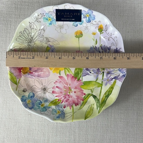 4 Tahari Home Melamine Salad Plates 9" Scalloped Spring Floral Wildflowers NEW - Picture 9 of 9